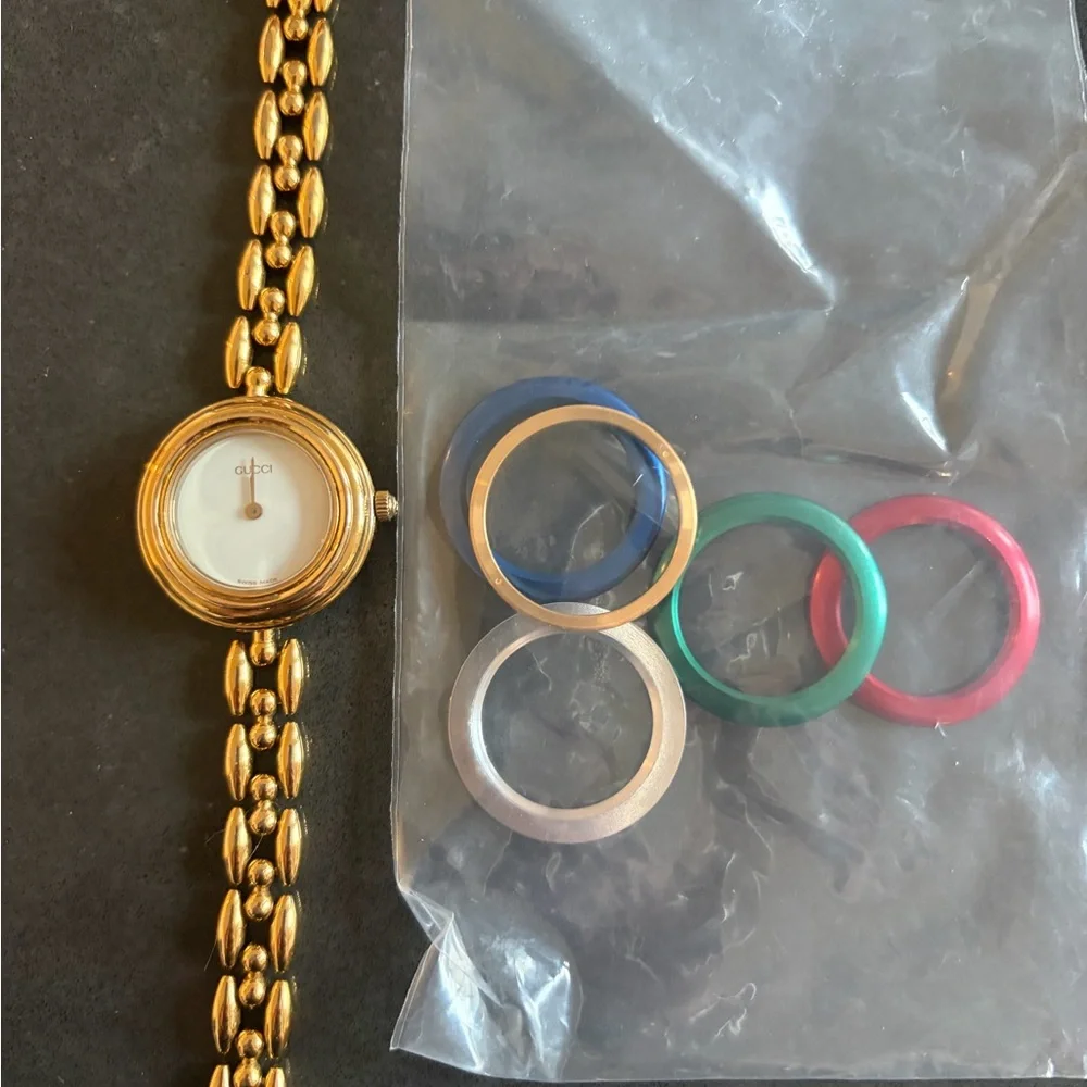 Gucci Bezel Watch with extra bezels - Picture 3 of 4